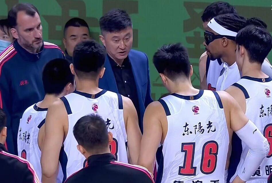 下载开云-广东男篮进行深度总结，赵继伟确定复出，北京男篮伤两大主力